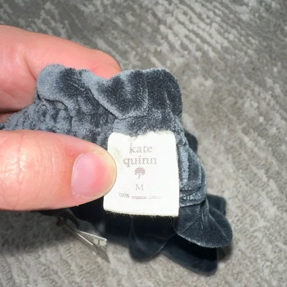 Kate Quinn Baby/Kids Blue Velvour Bow NWT - Picture 4 of 4